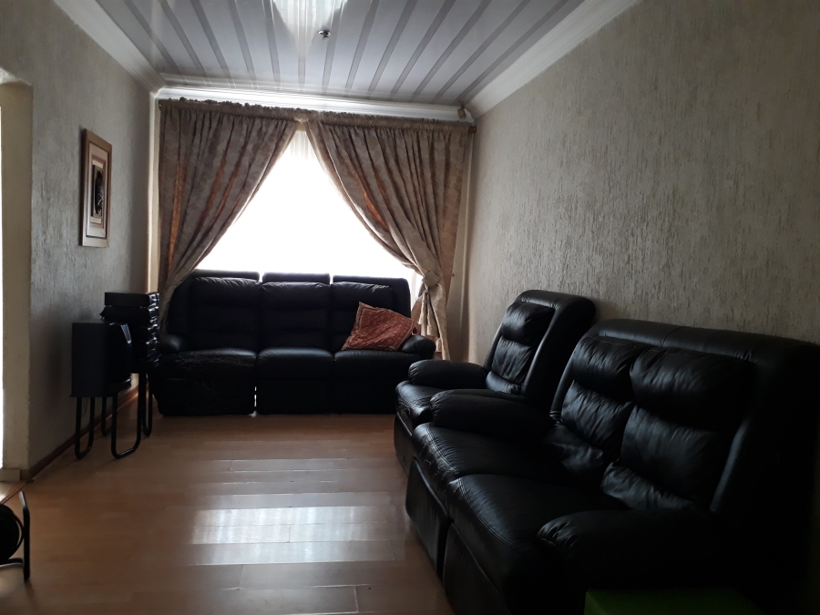 3 Bedroom Property for Sale in Geelhoutpark North West